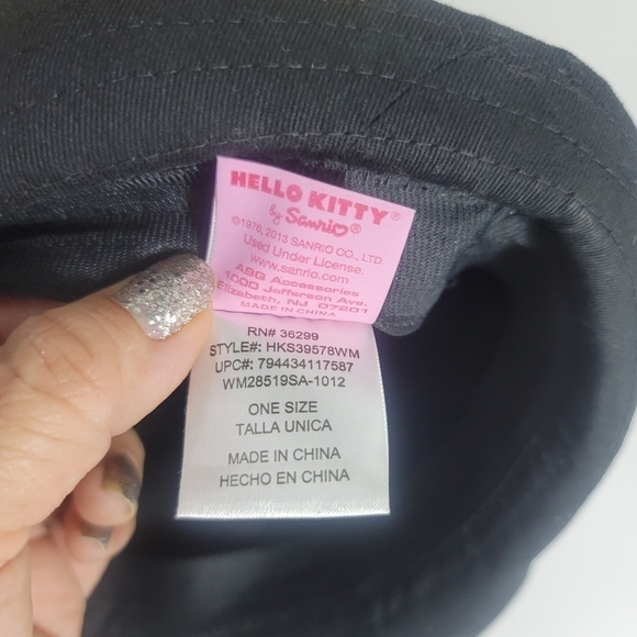 HELLO KITTY HAT ONE SIZE - Picture 4 of 6